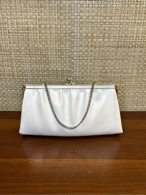 VTG 1950s-60s Andé White Faux Leather Clutch Kiss Lock Mid Century Evening Bag